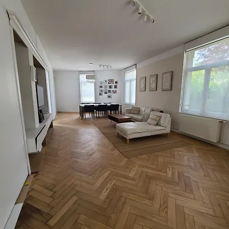 Workhouse - 6 Couchages Vakantiehuis Wasquehal