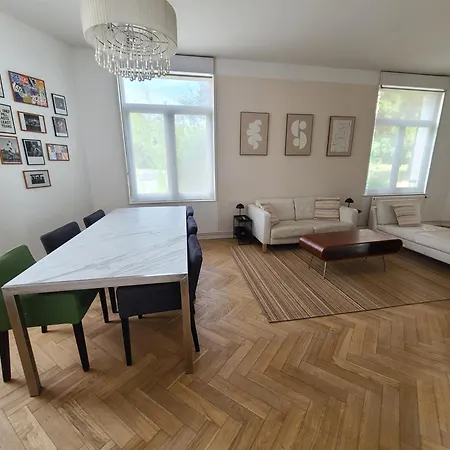 Workhouse - 6 Couchages * Wasquehal